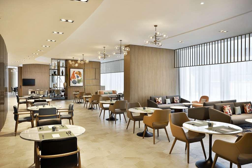 Hilton Garden Inn Dubai Business Bay Étterem fotó